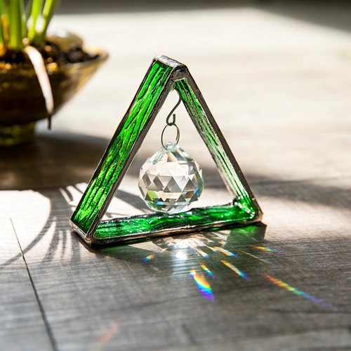 Pyramid suncatcher triangle - |,